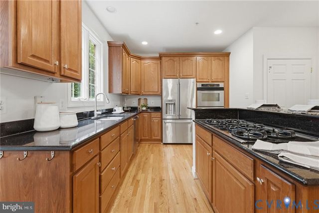 6806 THOMPSON CREST COURT, Mclean, VA 22101