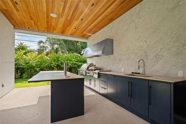 7740 SW 52nd Avenue, Miami, FL 33143