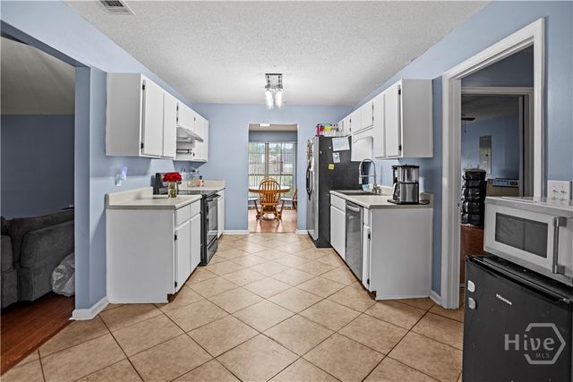 2360 Rowe Street, Hinesville, GA 31313