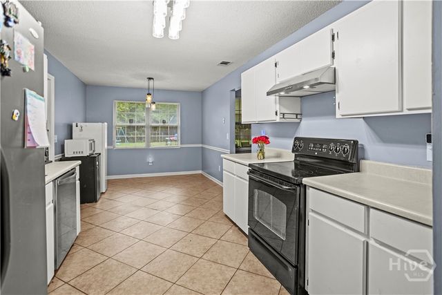 2360 Rowe Street, Hinesville, GA 31313