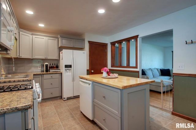 3901 HOLIDAY Drive, Quincy, IL 62305