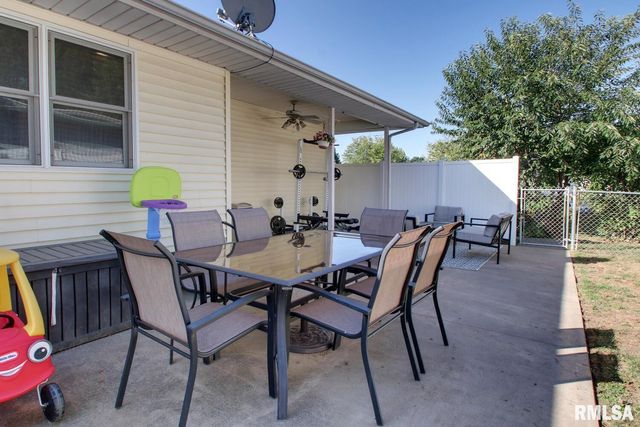 3901 HOLIDAY Drive, Quincy, IL 62305