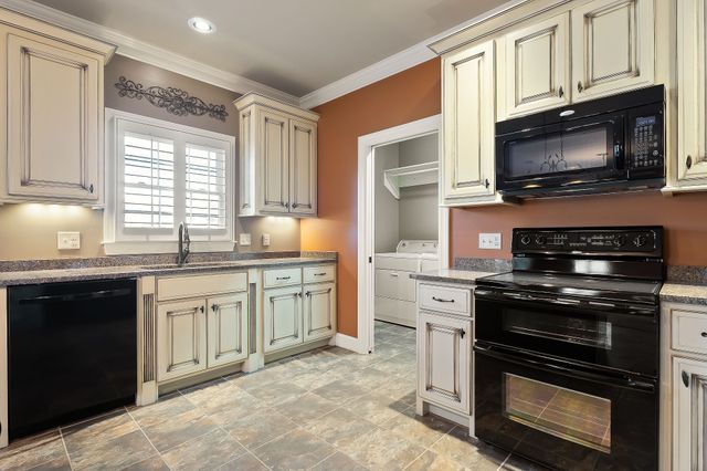 237 Hickory Ct, Mcminnville, TN 37110