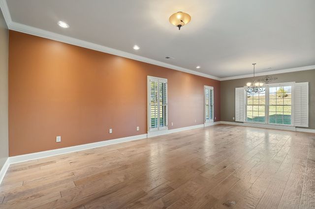 237 Hickory Ct, Mcminnville, TN 37110