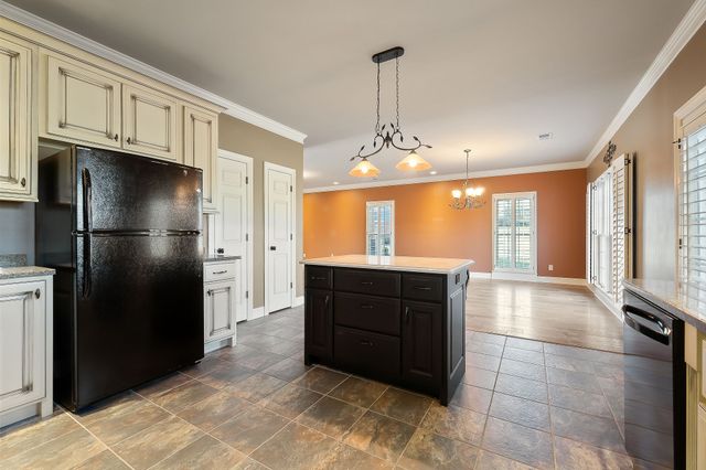 237 Hickory Ct, Mcminnville, TN 37110