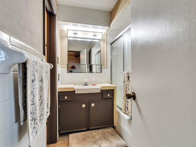 2434 Baycrest Drive, Houston, TX 77058