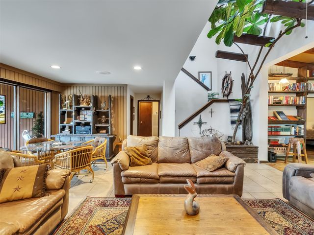 2434 Baycrest Drive, Houston, TX 77058