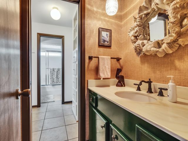 2434 Baycrest Drive, Houston, TX 77058