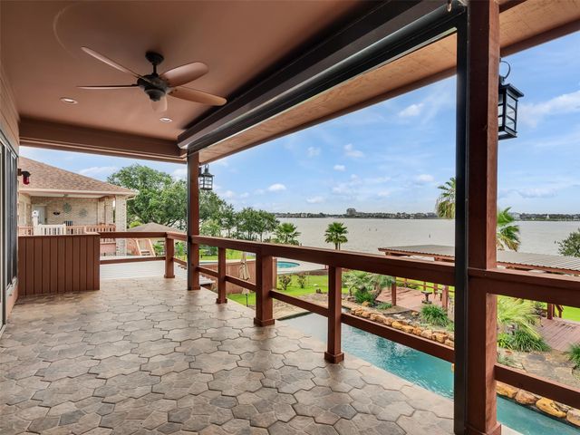 2434 Baycrest Drive, Houston, TX 77058