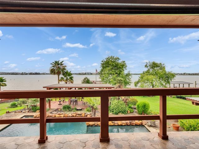 2434 Baycrest Drive, Houston, TX 77058