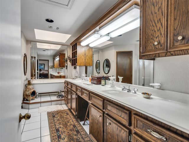 2434 Baycrest Drive, Houston, TX 77058