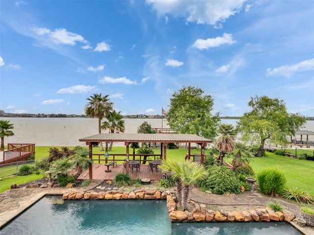 2434 Baycrest Drive, Houston, TX 77058
