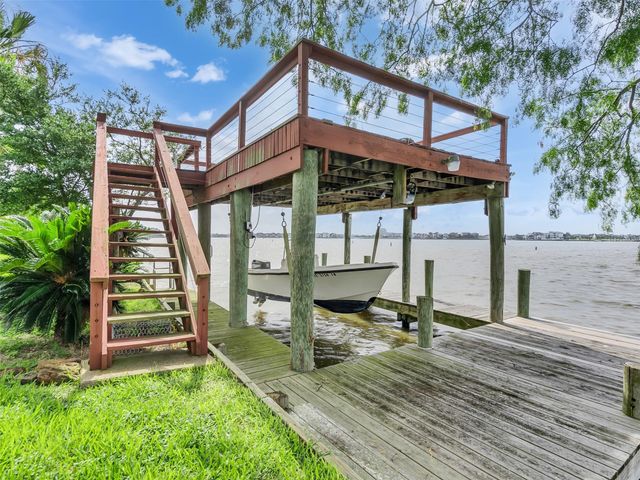 2434 Baycrest Drive, Houston, TX 77058