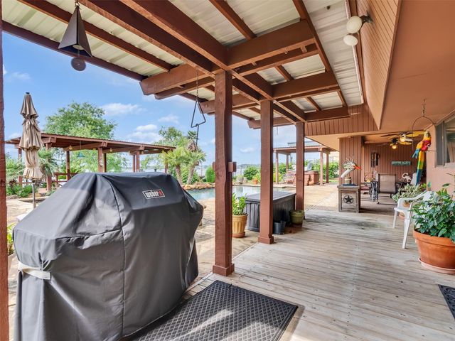 2434 Baycrest Drive, Houston, TX 77058