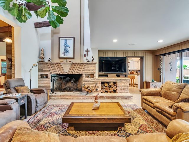 2434 Baycrest Drive, Houston, TX 77058