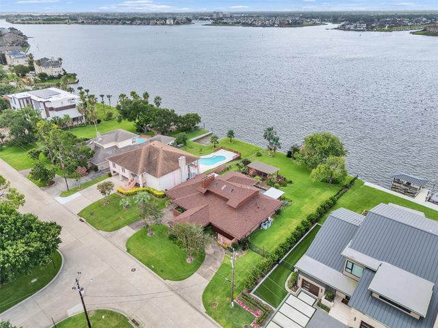 2434 Baycrest Drive, Houston, TX 77058