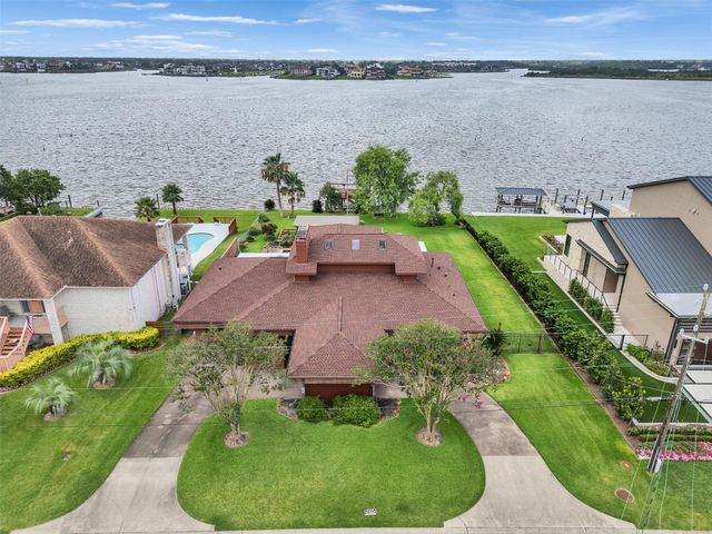 2434 Baycrest Drive, Houston, TX 77058