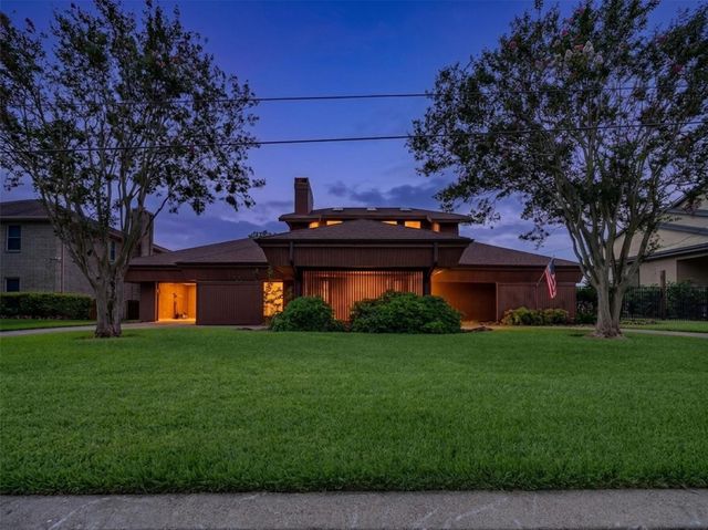 2434 Baycrest Drive, Houston, TX 77058