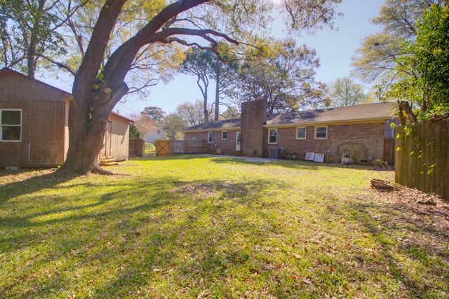 1240 Oakcrest Drive, Charleston, SC 29412