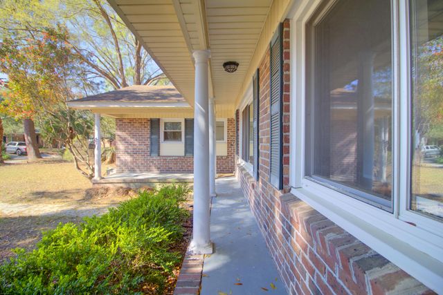 1240 Oakcrest Drive, Charleston, SC 29412