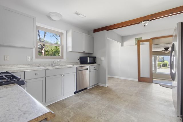 1240 Oakcrest Drive, Charleston, SC 29412