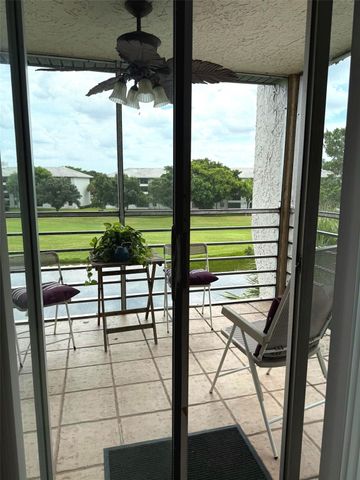 9230 Lagoon Place N 408, Davie, FL 33324