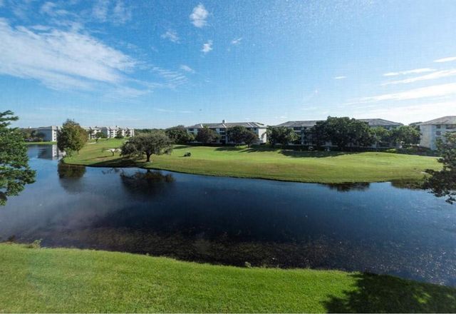 9230 Lagoon Place N 408, Davie, FL 33324