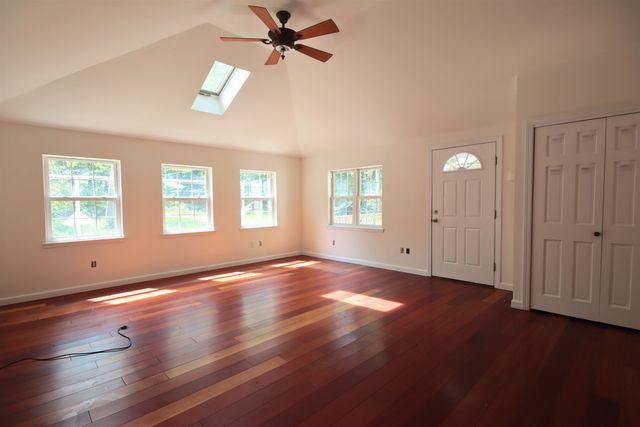 9 Bluebird Lane, Kingston, NH 03848