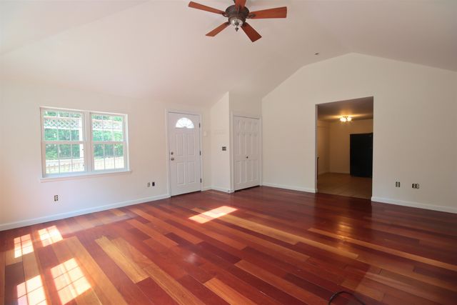 9 Bluebird Lane, Kingston, NH 03848
