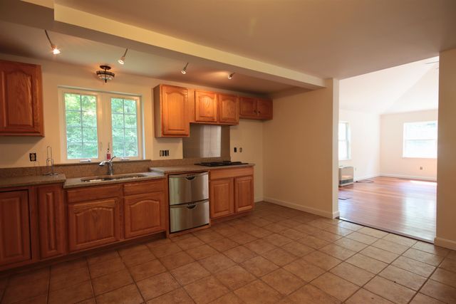 9 Bluebird Lane, Kingston, NH 03848