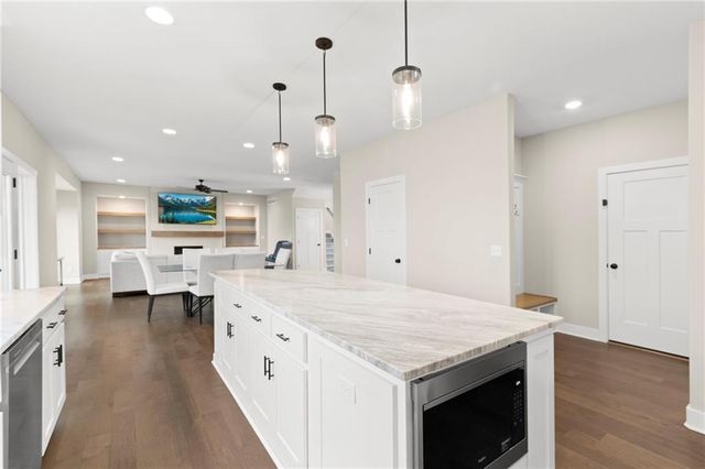 8923 N Poplar Avenue, Kansas City, MO 64156