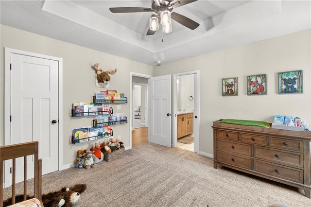8923 N Poplar Avenue, Kansas City, MO 64156