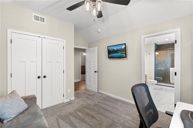 8923 N Poplar Avenue, Kansas City, MO 64156