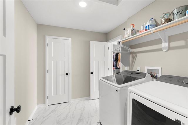 8923 N Poplar Avenue, Kansas City, MO 64156
