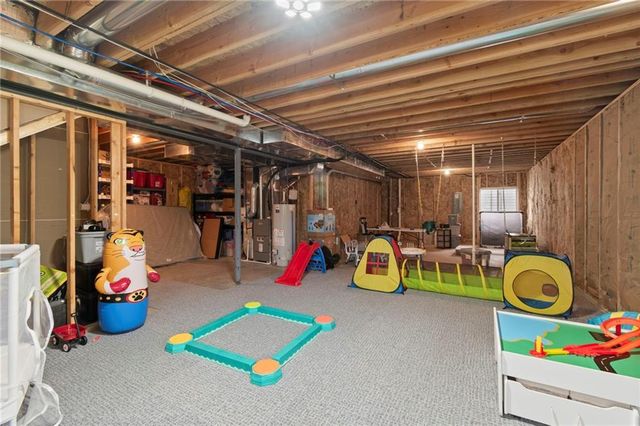 8923 N Poplar Avenue, Kansas City, MO 64156