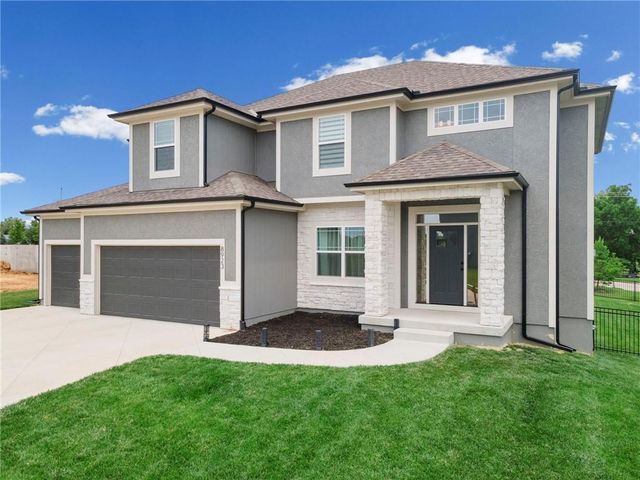 8923 N Poplar Avenue, Kansas City, MO 64156