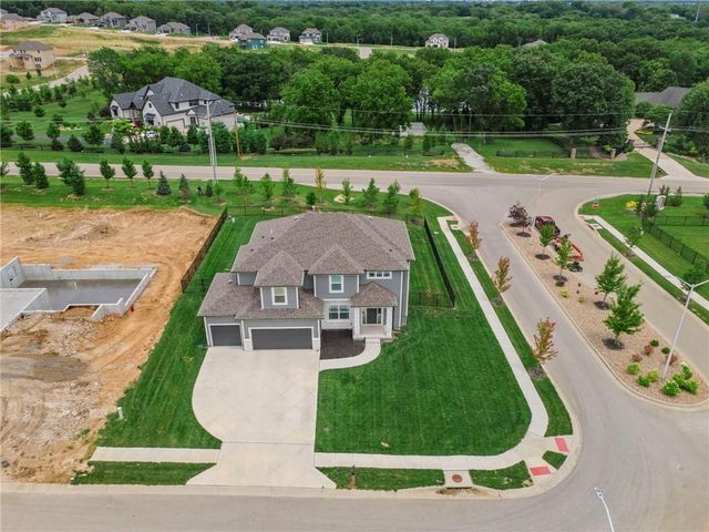 8923 N Poplar Avenue, Kansas City, MO 64156