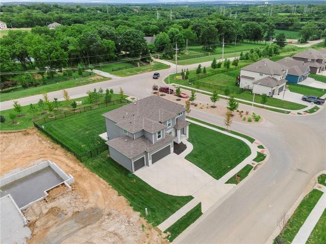 8923 N Poplar Avenue, Kansas City, MO 64156