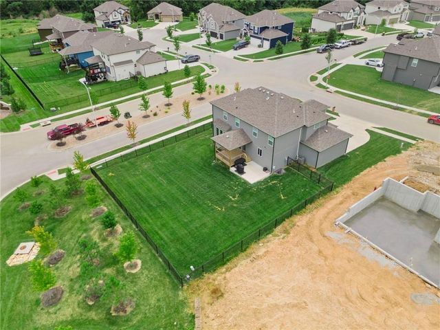 8923 N Poplar Avenue, Kansas City, MO 64156