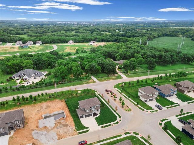 8923 N Poplar Avenue, Kansas City, MO 64156