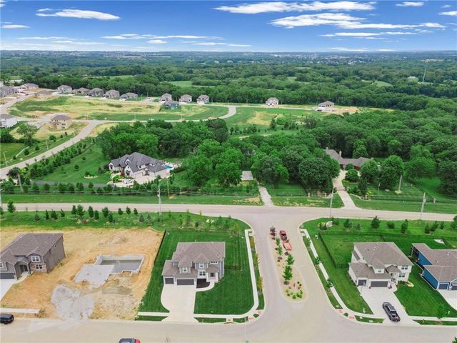 8923 N Poplar Avenue, Kansas City, MO 64156