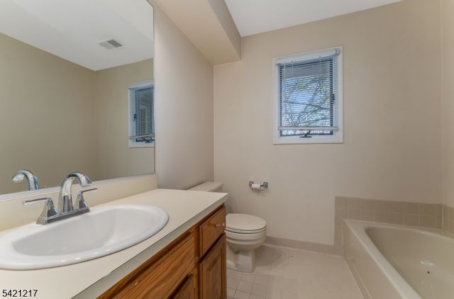 65 Westchester Ter, Clinton Twp., NJ 08801