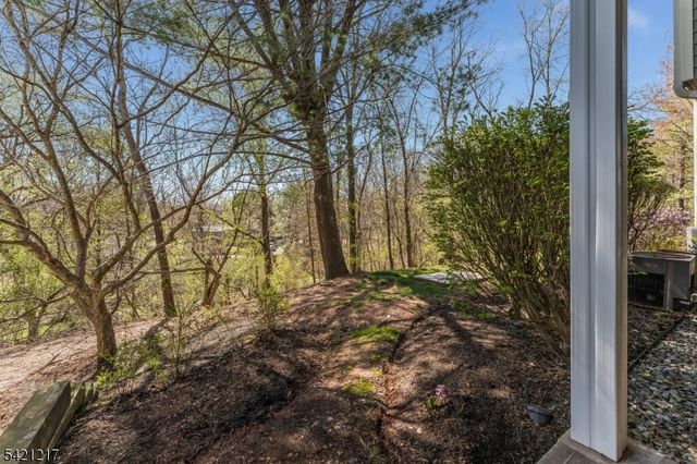 65 Westchester Ter, Clinton Twp., NJ 08801