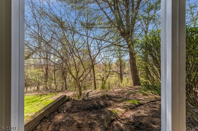 65 Westchester Ter, Clinton Twp., NJ 08801