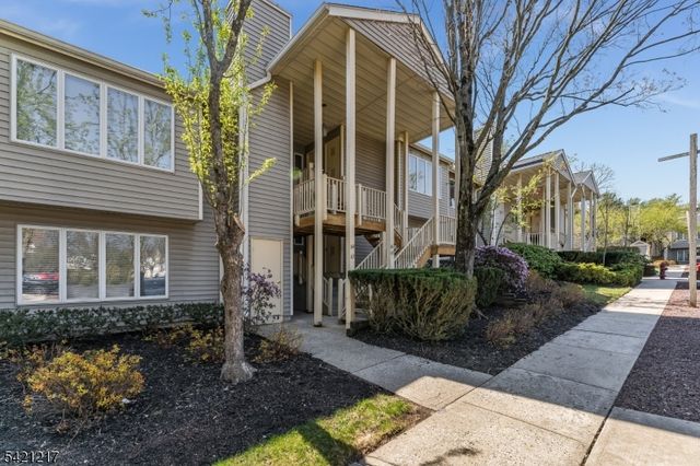 65 Westchester Ter, Clinton Twp., NJ 08801