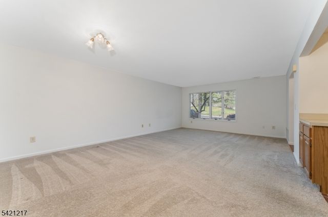 65 Westchester Ter, Clinton Twp., NJ 08801