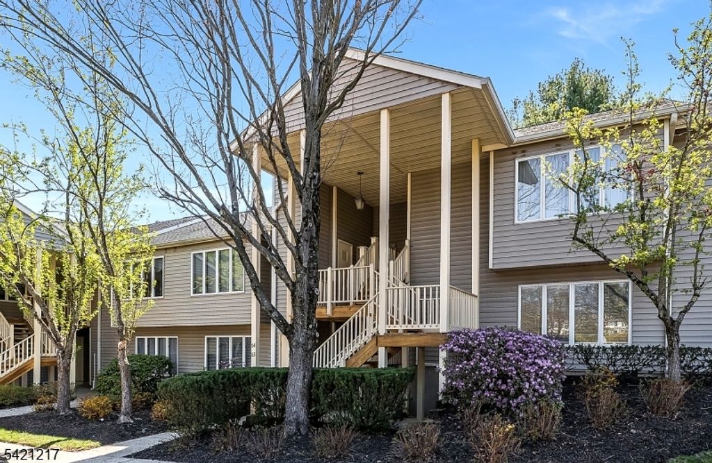 65 Westchester Ter, Clinton Twp., NJ 08801