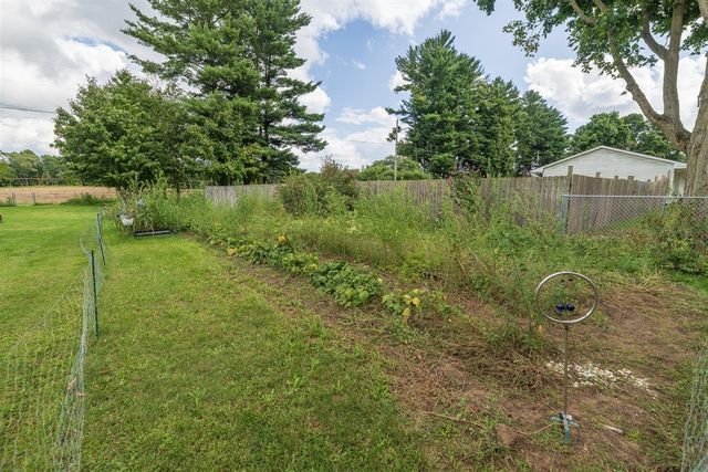 55081 Buckhorn Road, Three Rivers, MI 49093