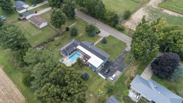 55081 Buckhorn Road, Three Rivers, MI 49093