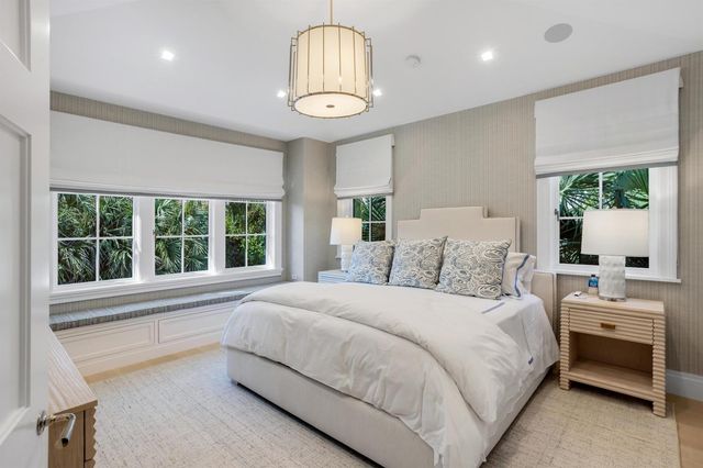 456 S OCEAN Boulevard, Palm Beach, FL 33480